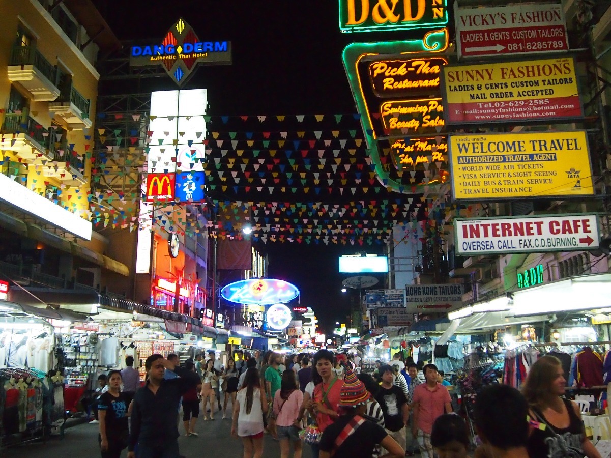 famous khao san rd bangkok to wat arun