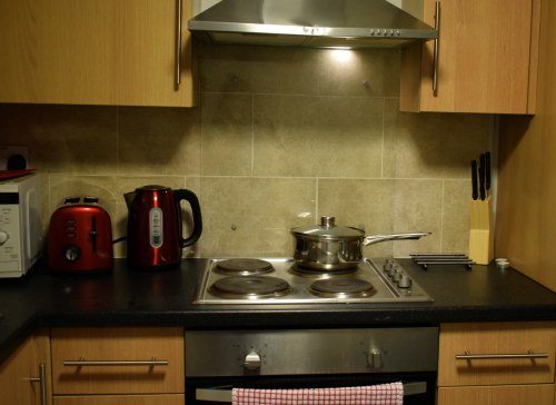 cheap family accommodation. Cardiff. Apartment near city centre