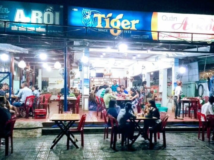 Best food in hoi an. Best seafood, where the locals eat, A Roi.