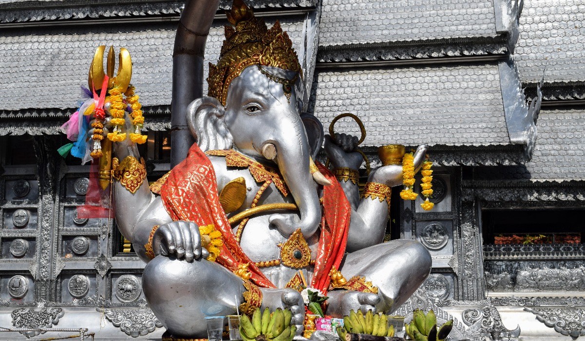 Beautiful places to see in north thailand Silver Temple 