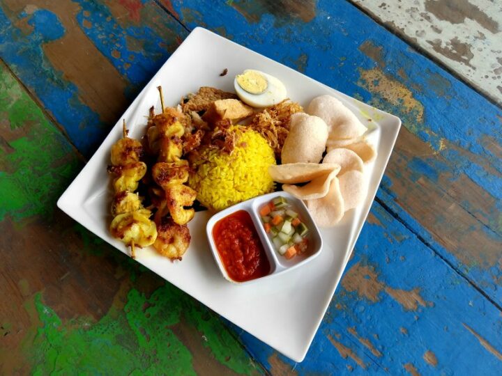 Lunch at Telunas private island