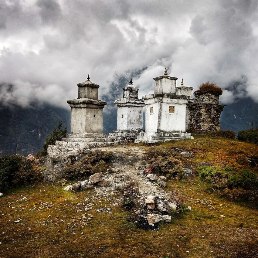 Monuments-near-Namche-Bazaar-Nepal