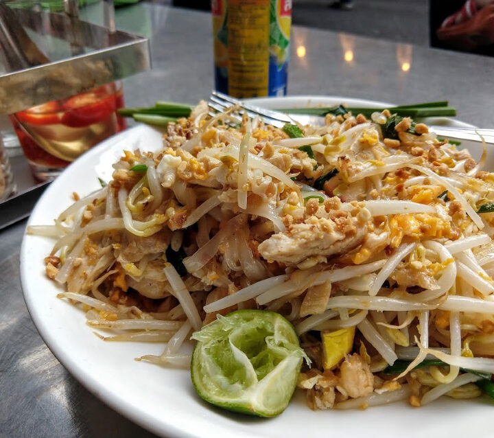 what is pad thai- thai food noodles