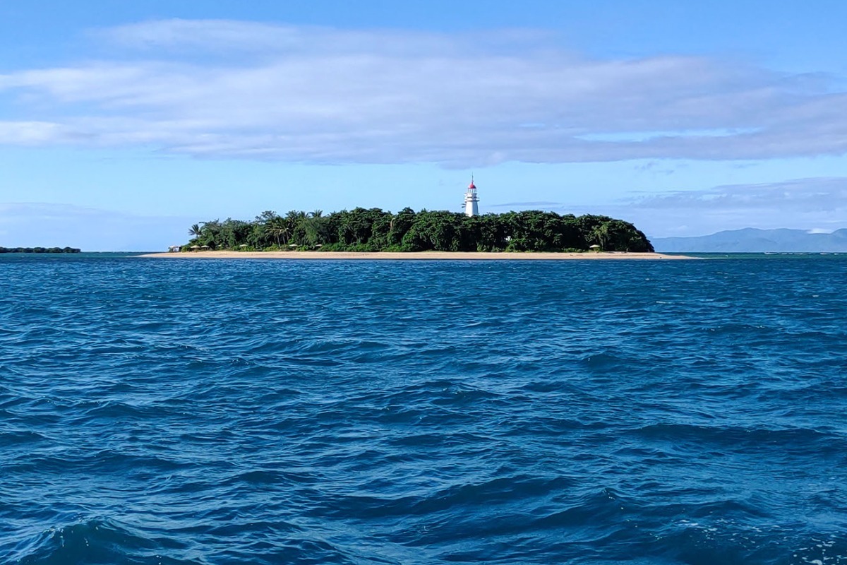 Low Isles Port Douglas beach snorkeling