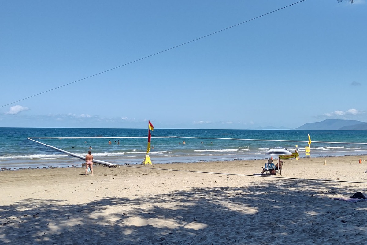 Stinger net Port Douglas Beach Swimming inclosure Four Mile Beach