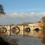 South London Richmond Upon Thames, Richmond Bridge Crossing Between North and South London