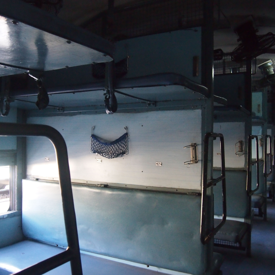 dirty indian sleeper train with kids