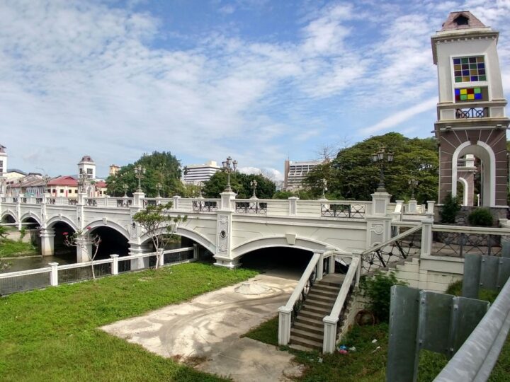 Kinta River Ipoh waterfront bridge