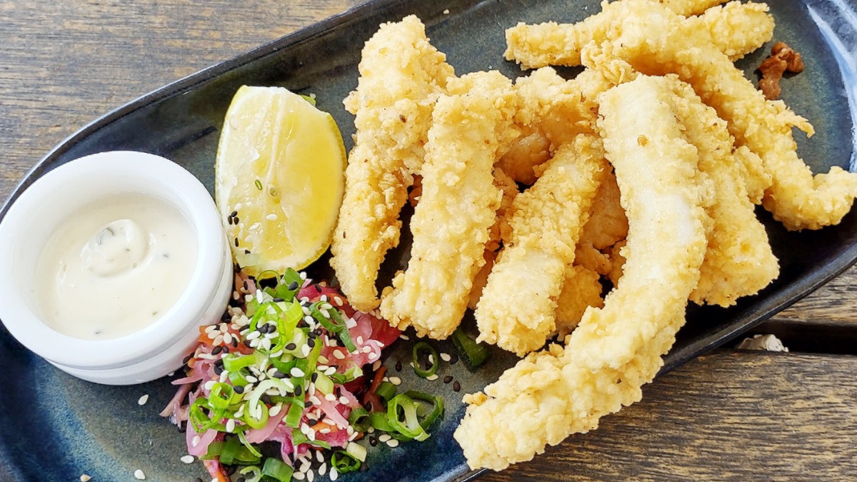 Port Douglas Restaurants with views hemmingways