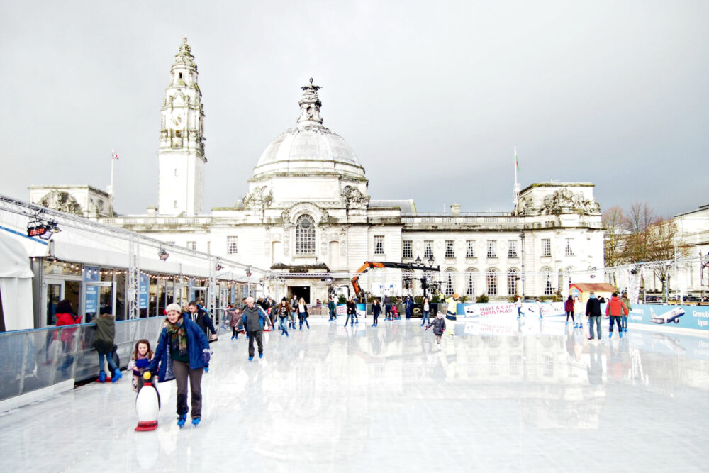 ice rink UK CHRISTMAS MARKETS