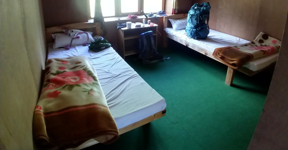 trekking lodge room blankets