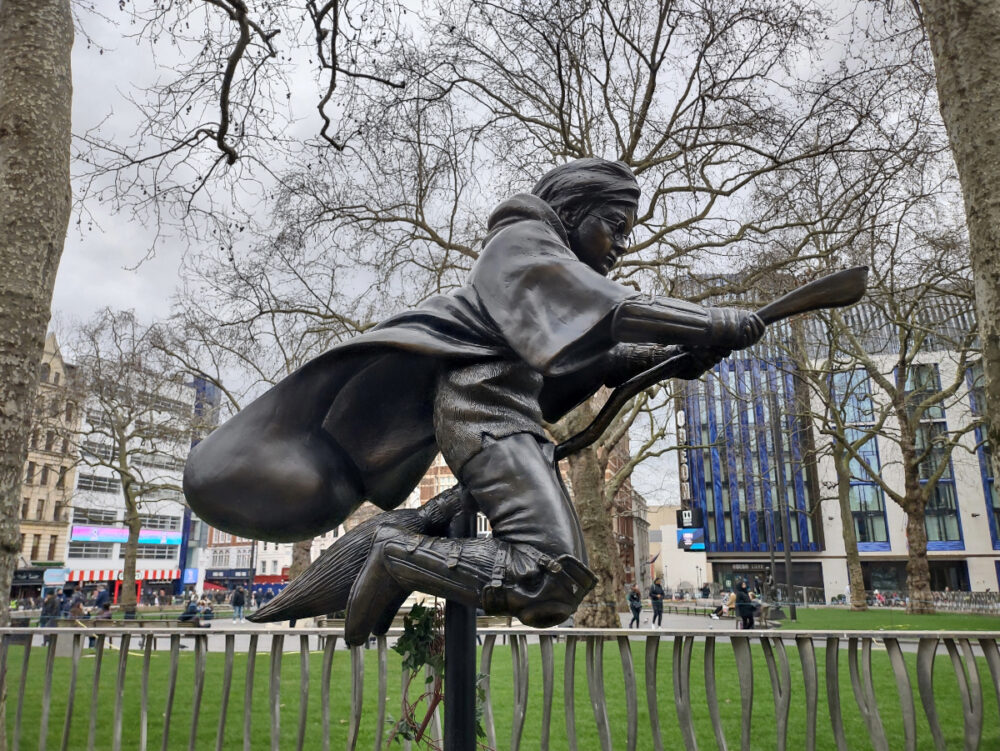Harry Potter statue London