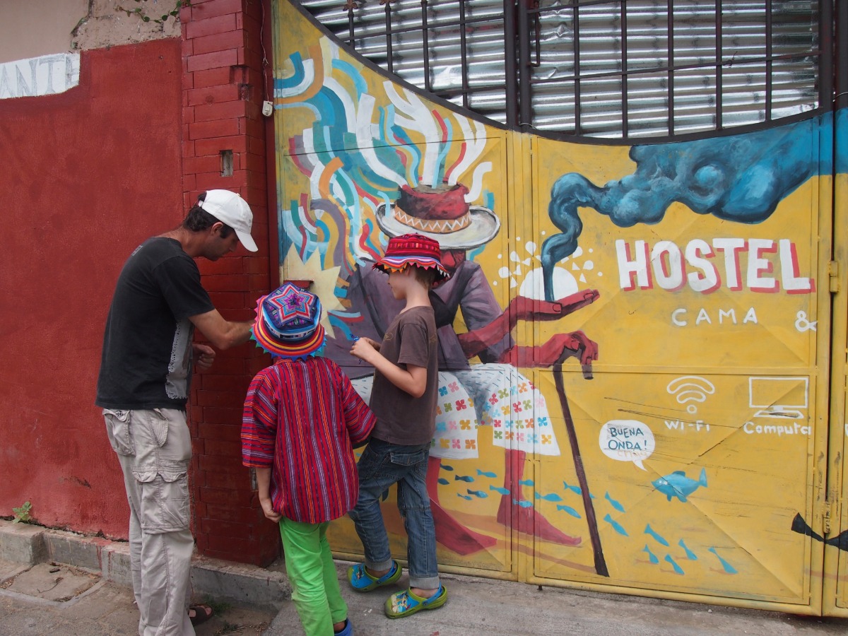 Stay in a hostel with a child