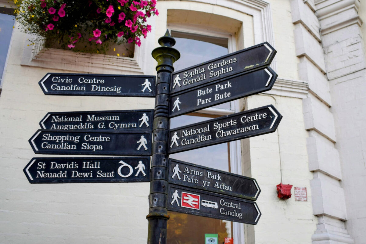 Cardiff sign post