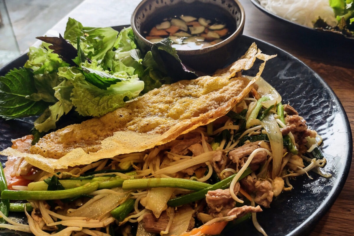 Lake Side View Restaurant Hanoi review