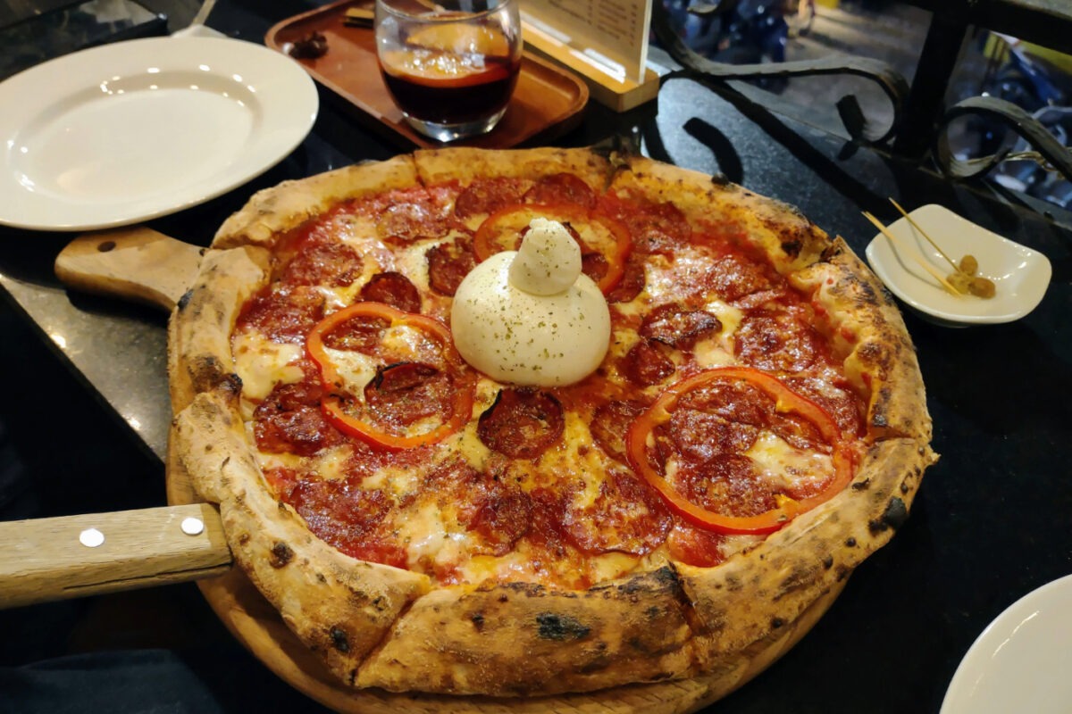 Pizza Belga review Hanoi