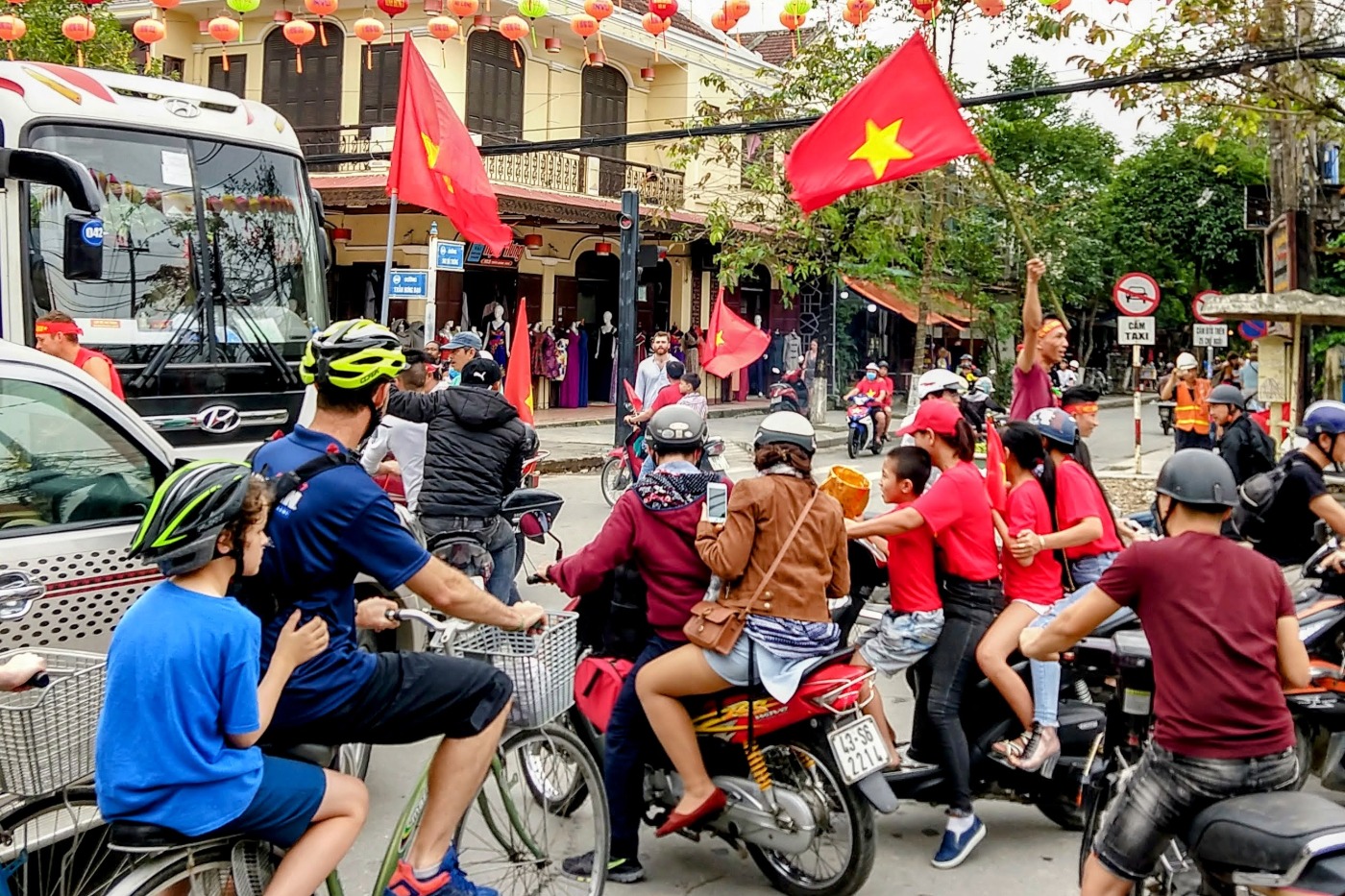 Vietnam with kids traffic