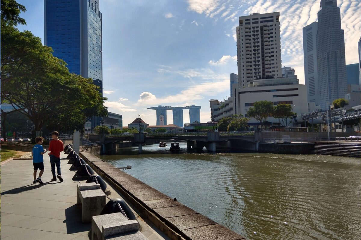 Singapore River, good area to stay
