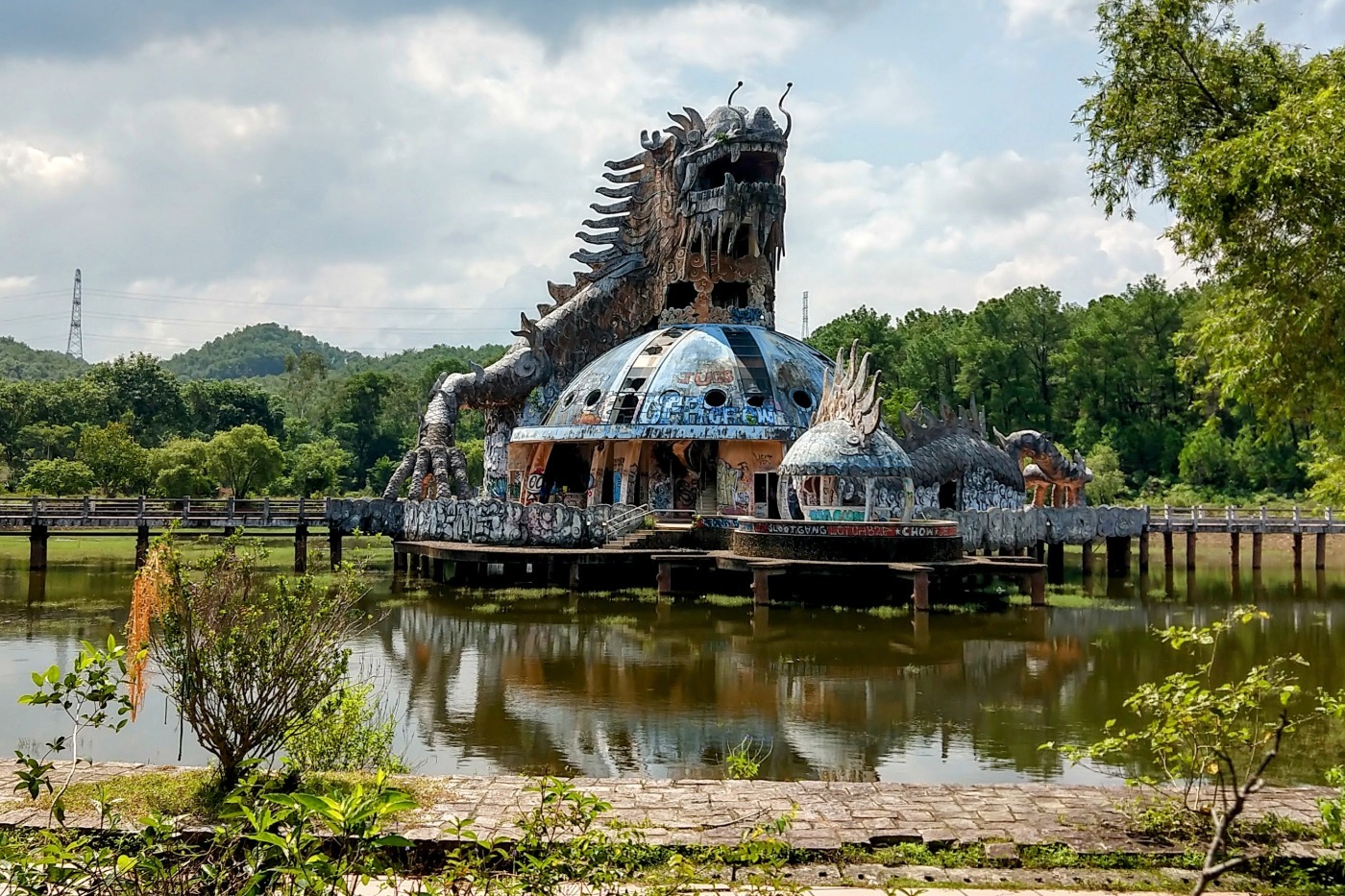 vietnam travel guide big dragon