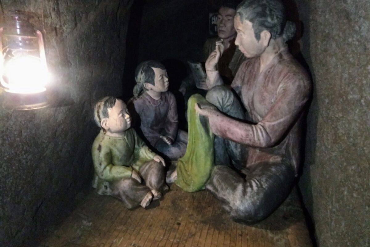 Vinh Moc Tunnels Inside